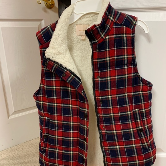 Red Vest - Picture 2 of 3